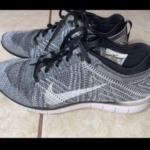 NIKE FREE TR FLYKNIT